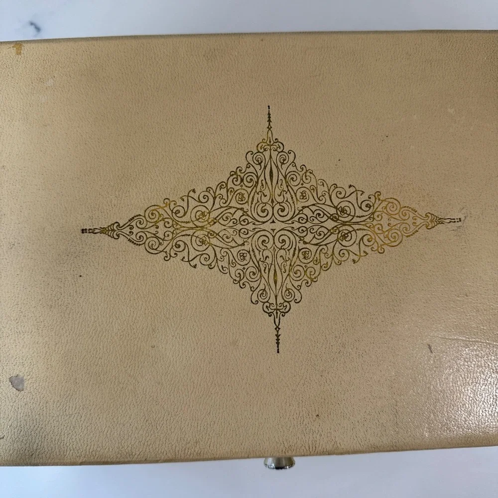 Vintage Lady Buxton Jewelry Box Cream‎ Faux Leather Gold Filigree Blue Velvet